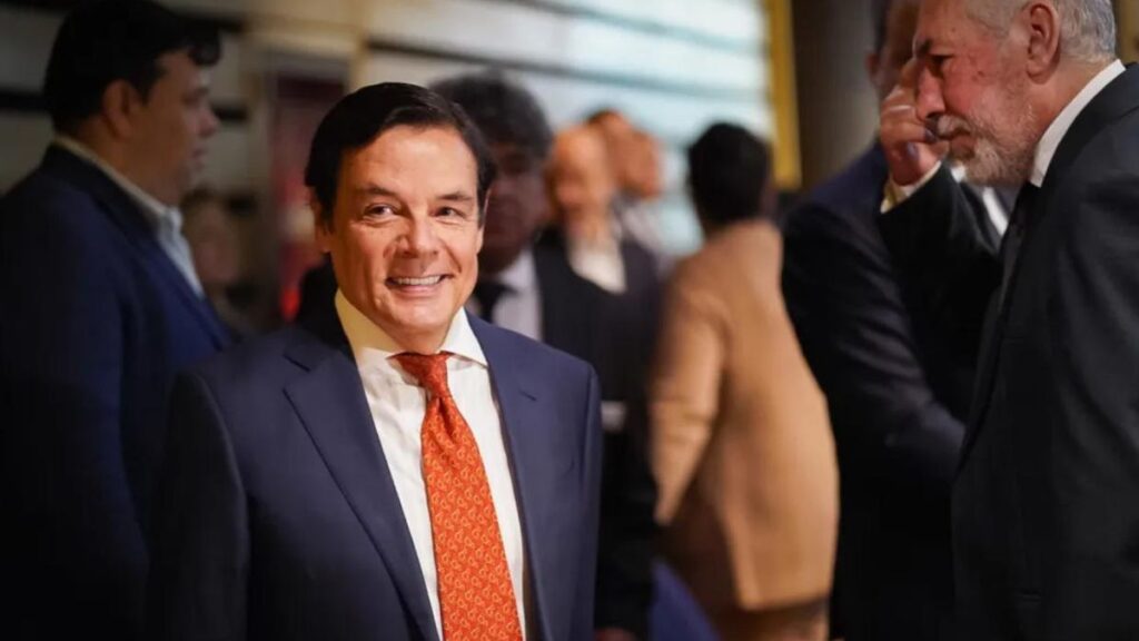 Denuncian a Rovira por enriquecimiento y piden que le prohíban salir del país