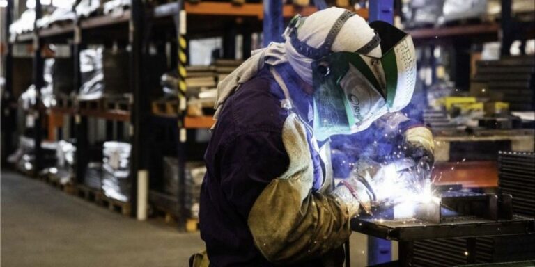 La industria manufacturera y las personas físicas, los sectores más afectados por la mora crediticia en Corrientes