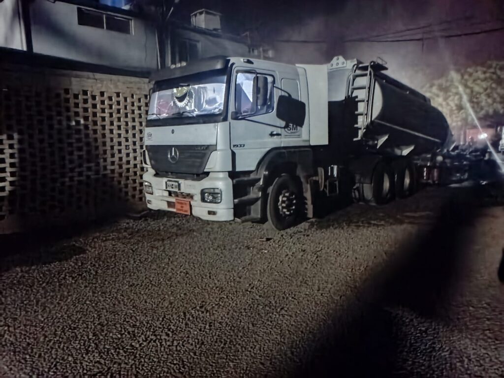 Explotó un camión cisterna en una estación de servicio en cercanías de Santo Tomé: hay dos heridos y la Ruta 14 permanecia cortada