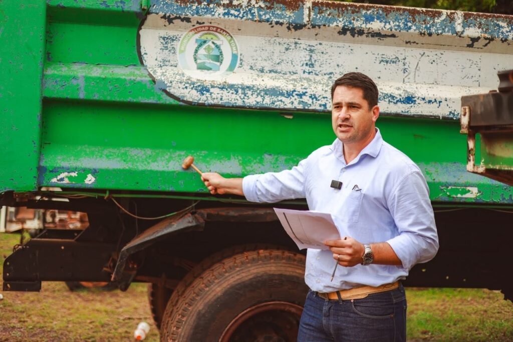 Se recaudaron 14 millones de pesos en el remate de vehículos en desuso de la comuna