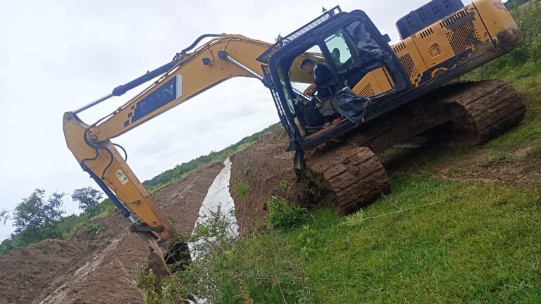 Intensifican la limpieza de canales y alcantarillas ante las lluvias