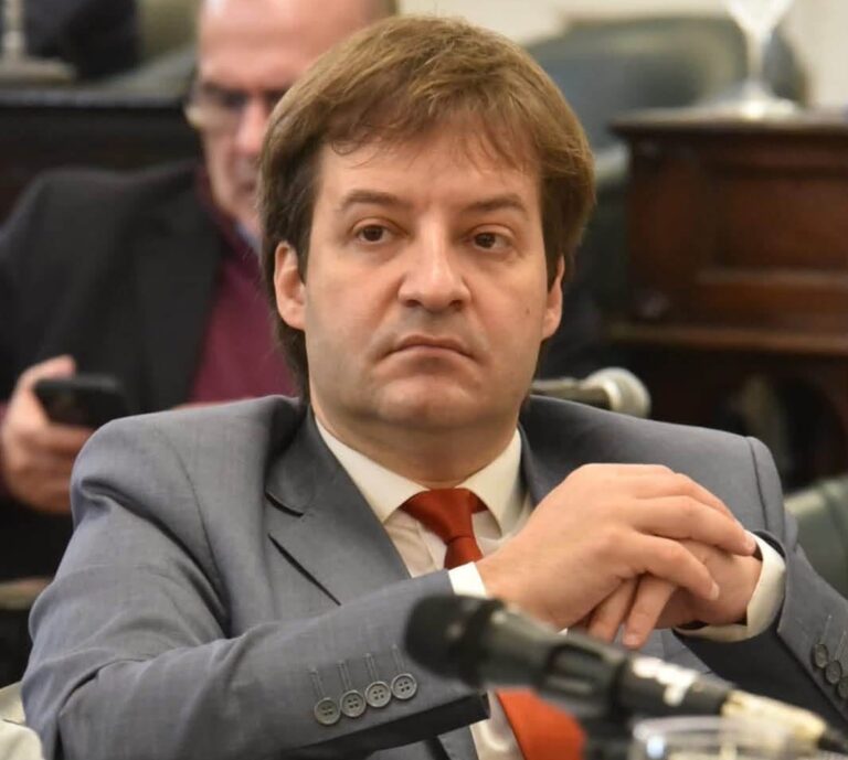 Autoría del senador Román Naya: Aprobaron tratamiento de pedido preferencial el proyecto para crear el Comité de Acompañamiento a Pacientes Oncológicos